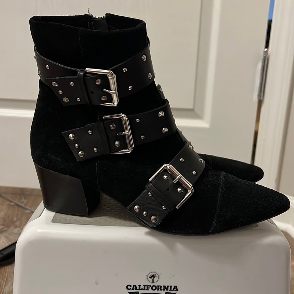 Suede buckle Moto boot